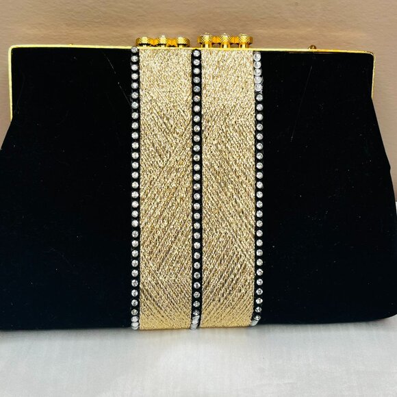 Vintage Elegance for Every Occasion: Black Velvet Handbag - Picture 2 of 12